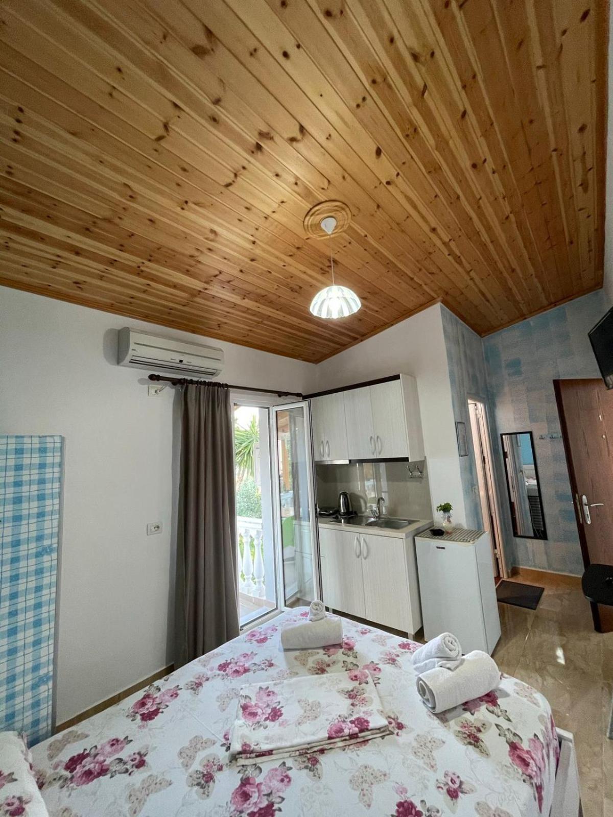 Golden Villa Ksamil Buitenkant foto