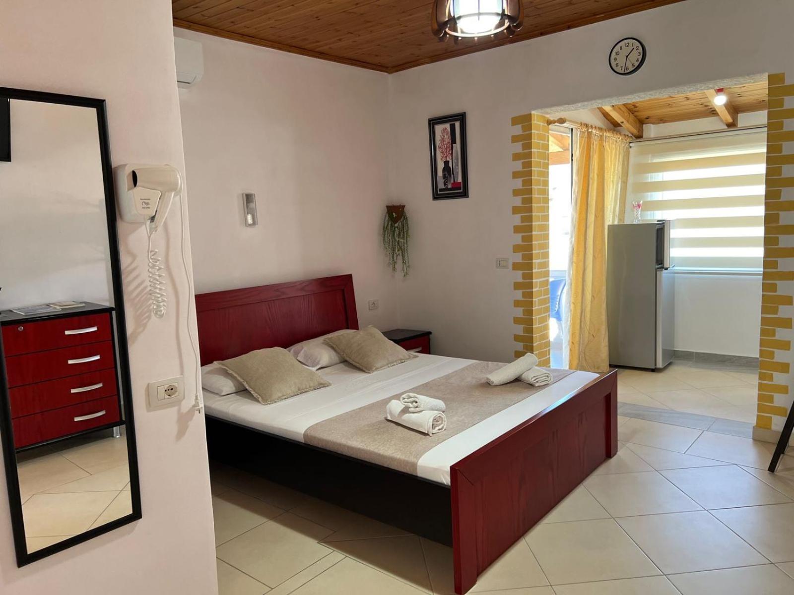 Golden Villa Ksamil Buitenkant foto